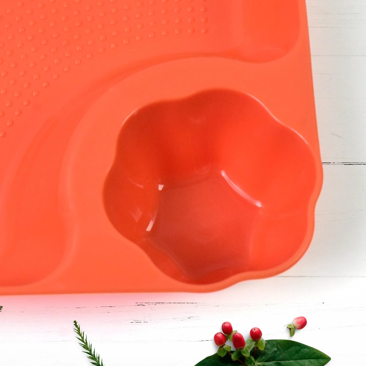 04-12075_pla_dumpling_plate_1pc.webp Plastic Plates with Dipping Saucer – Perfect for Snacks & Party Serveware (Small)- 4PCS - Serveware product image 4