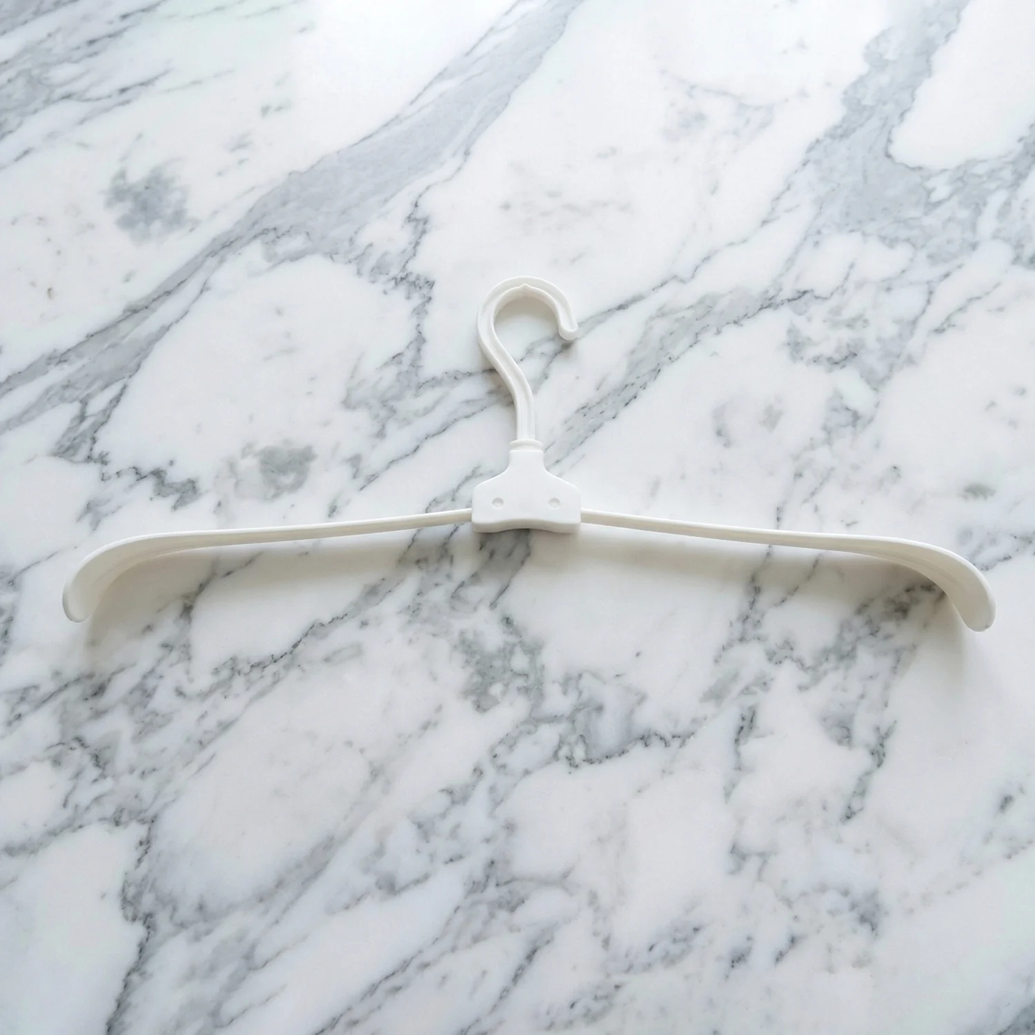 07-7485_plastic_cloth_hanger_1pc.webp Foldable Plastic Clothes Hanger – Space Saving & Travel Friendly – 3PCS - Home Organization product image 7