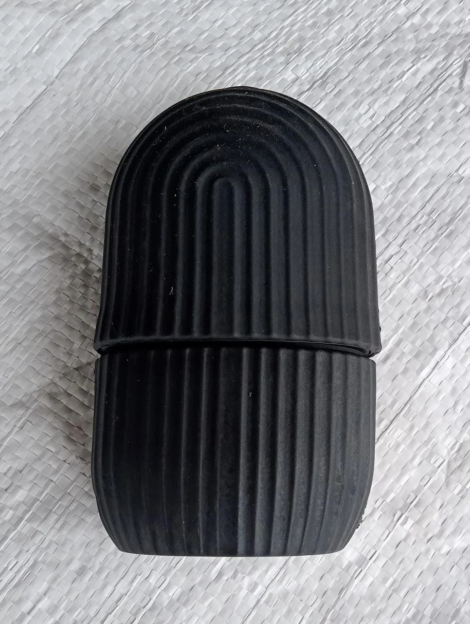 08-1224b_blk_face_ice_roller.webp Face Ice Roller – Reduce Puffiness & Swelling | Velvet Wellness- 2 PCS - Face Ice Roller product image 8