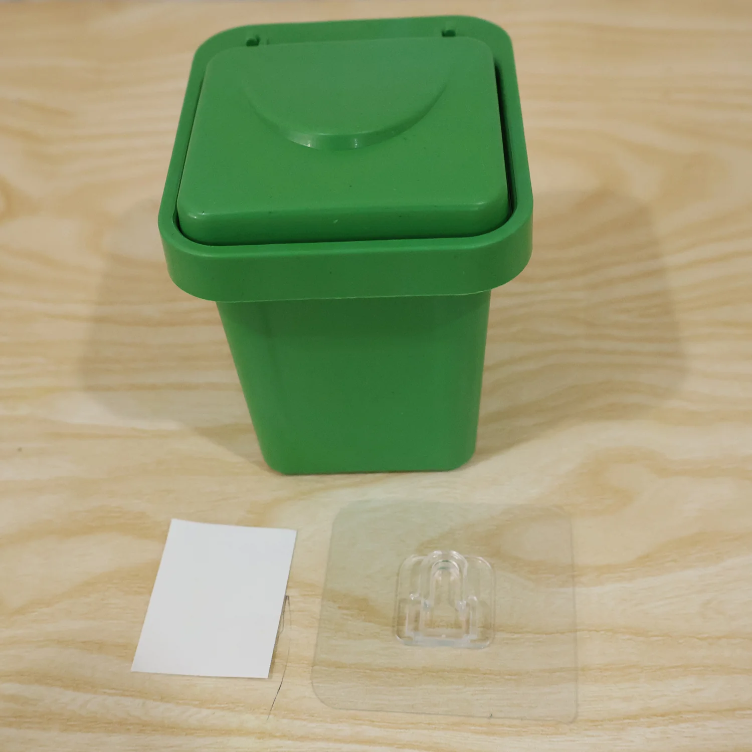 Mini Dustbin Shape Ashtray, Wall-Mounted and Tabletop Ashtray with Flip Lid (1 Pc) - Image 9