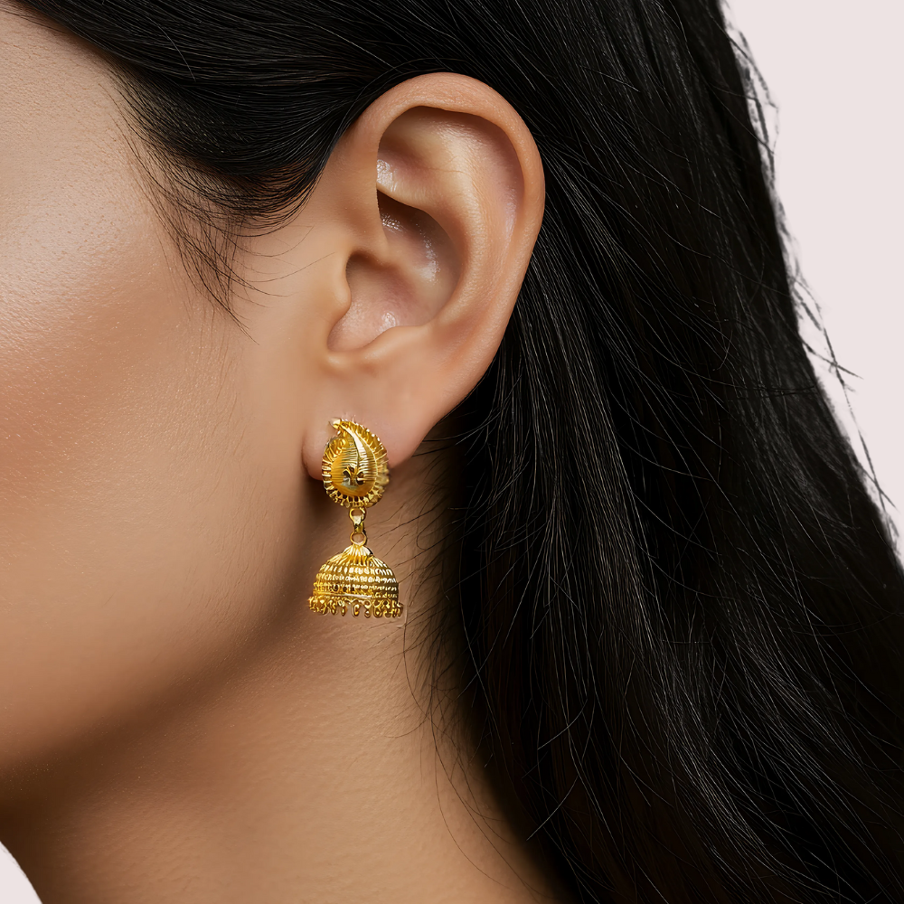 DQqQzdKTOrqKCuQjoYSTbEooNm8FE7I7pKVvy5xs.png Classic Gold Leaf Jhumka Earrings