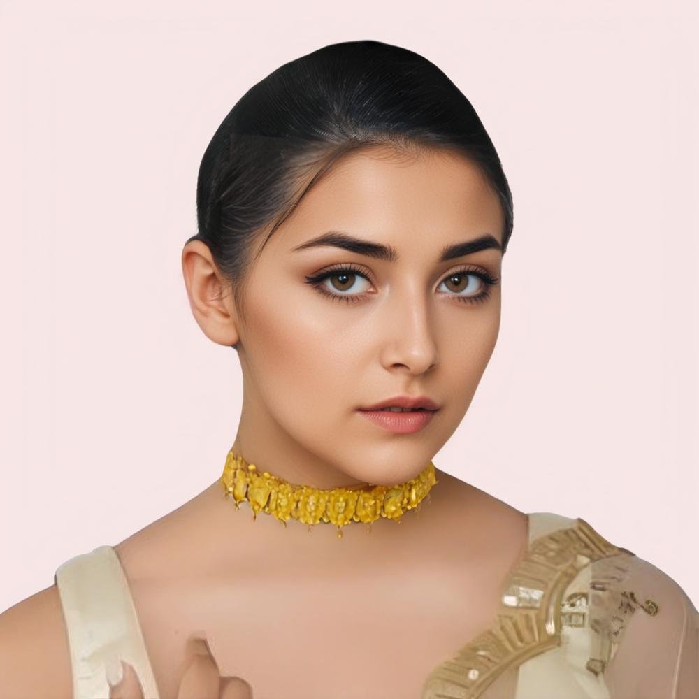 Nv3avwa0FQMle5hvzdo0fC4pMTJvvU8mNP8G0r8v.jpg Golden Petal Embossed Festive Choker Necklace