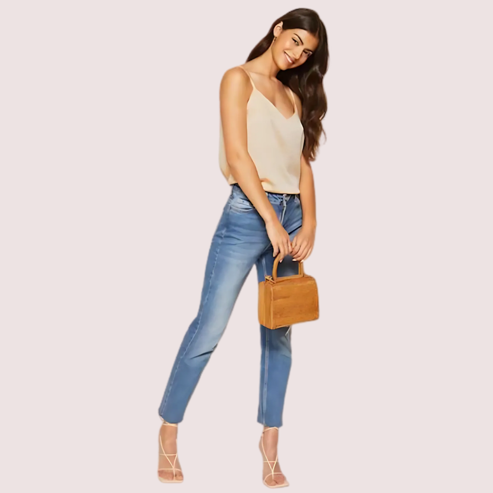 RtH32WIk9sQXNr2oK5VMntQpOlCqfOnYqaQSRxeW.png Radiance Party-Ready Camisole