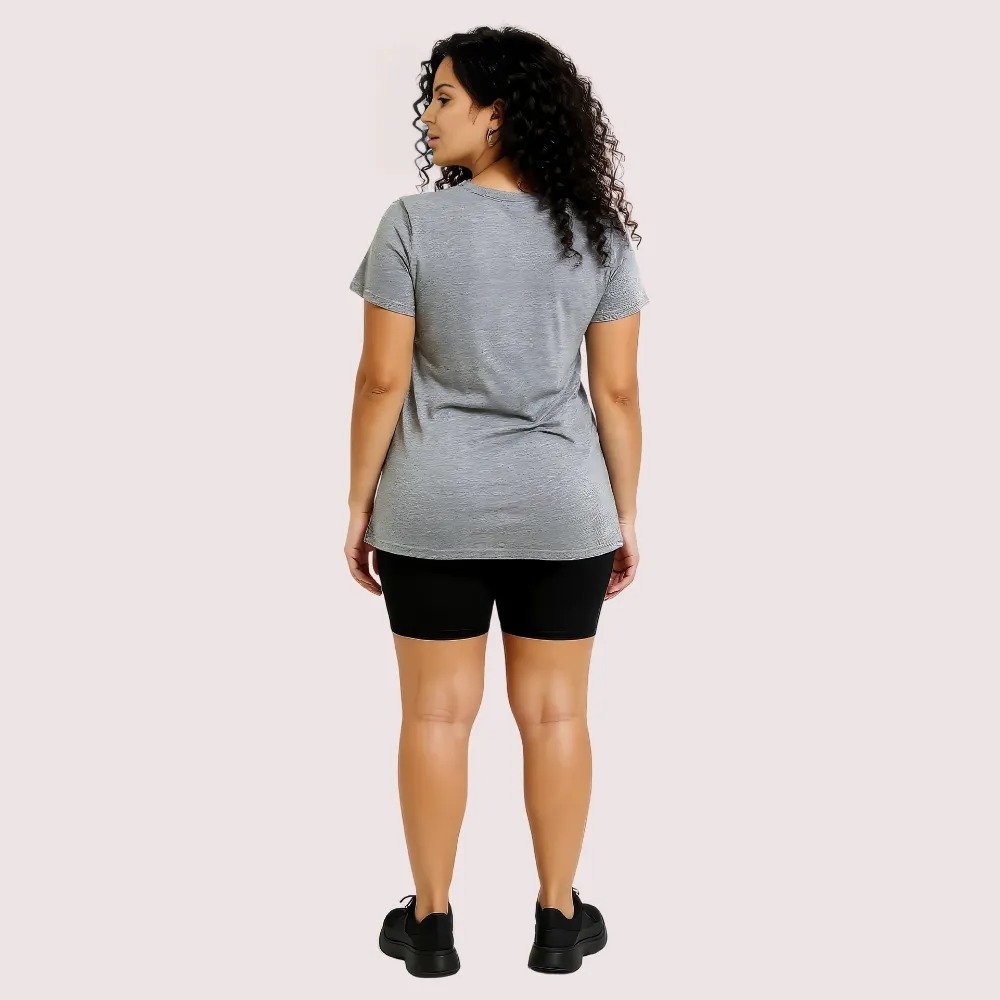 n49ij58rr8omDnL6LpX49DjHZFrln9z8aa1WbZH0.jpg Heather Grey "LOVE" Heart Graphic Tee - Image 2